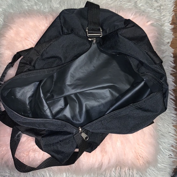 Atchison by BIC Duffel Bag Black - Picture 4 of 9